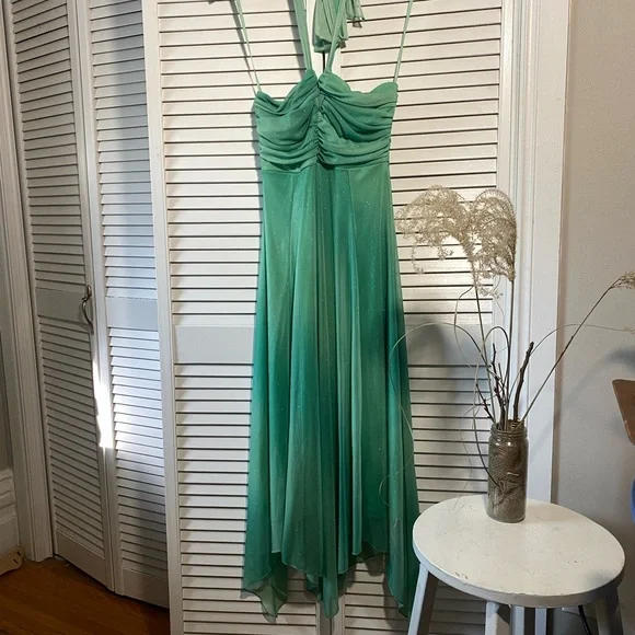 le chateau | Dresses | Le Chateau Green Sparkle Halter Dress | Poshmark le chateau | Dresses | Le Chateau Green Sparkle Halter Dress | Poshmark